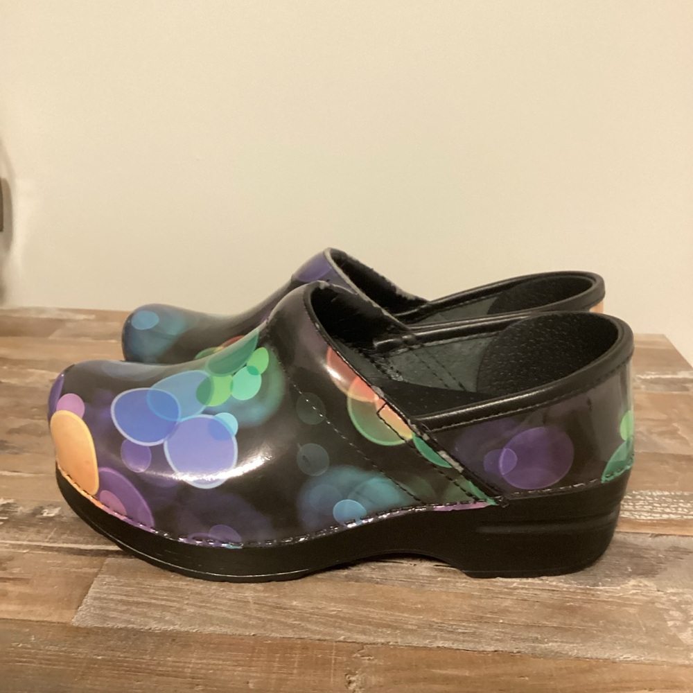 Colorful Bubble Pattern Nursing Clogs